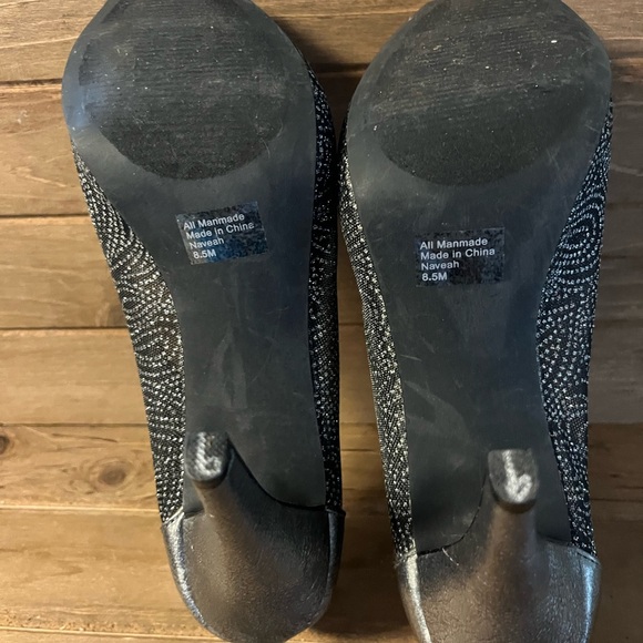 Style & Co Open toes 3inch heal black and gray mess & silver. 8.5 - Picture 5 of 7